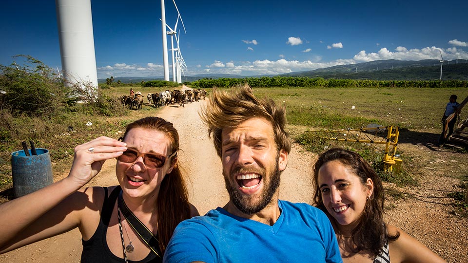 Just before we entered the desert, we made a pit stop to stretch our legs. Luckily right at that moment the farmers were herding their cattle from one field to another making for a perfect selfie photobomb!