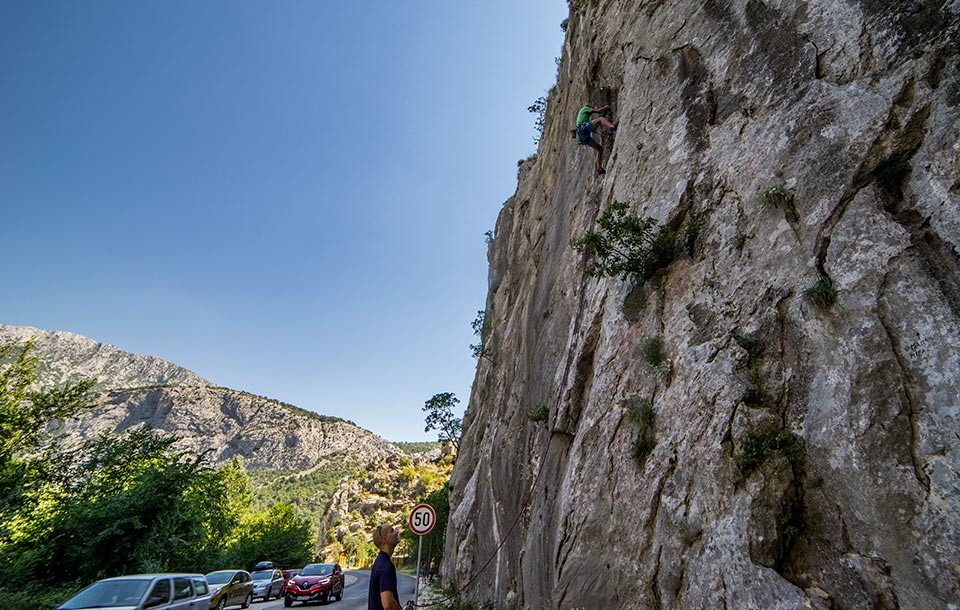 Park and climb roadside crags in Omiš!