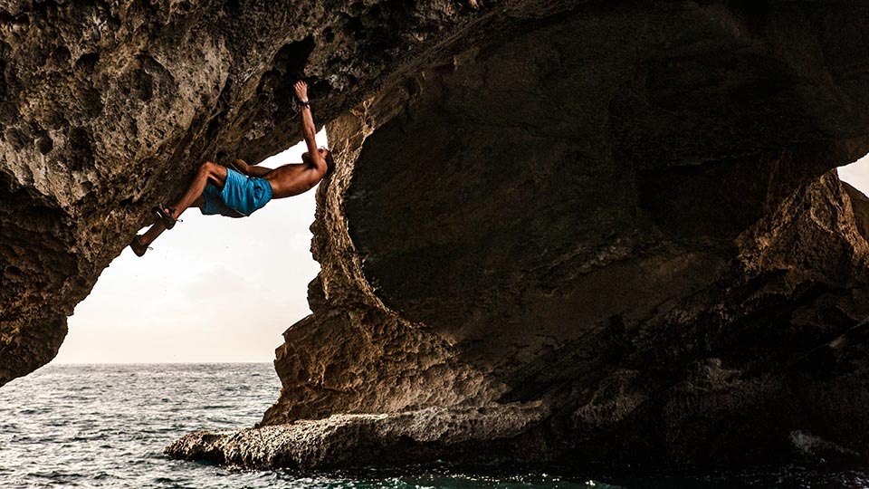 One of the most fun forms of climbing is deep water soloing. Climbing without ropes over water. If you mess up and fall, you simply splash safely in the water below. The perfect type of climbing for the hot and sweaty summers of Puerto Rico.